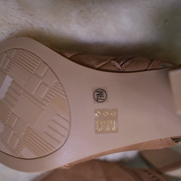 Chinese Laundry Peep Toe Booties Size 7.5 Brown Faux Leather Heeled Boots - Picture 6 of 13